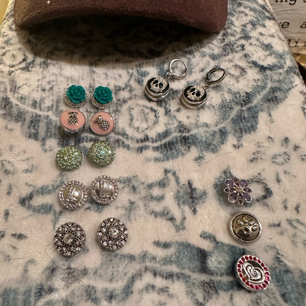 Magnolia & Vine Snap Hat, Bracelet, & Earring Bundle - Picture 3 of 3